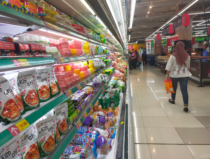 Asiatisches Lebensmittelsortiment für orientalischen Supermarkt